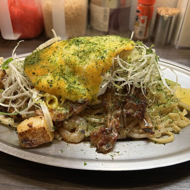 特製塩焼きそばイカエビ入り 大盛り ＋卵(みかさ )