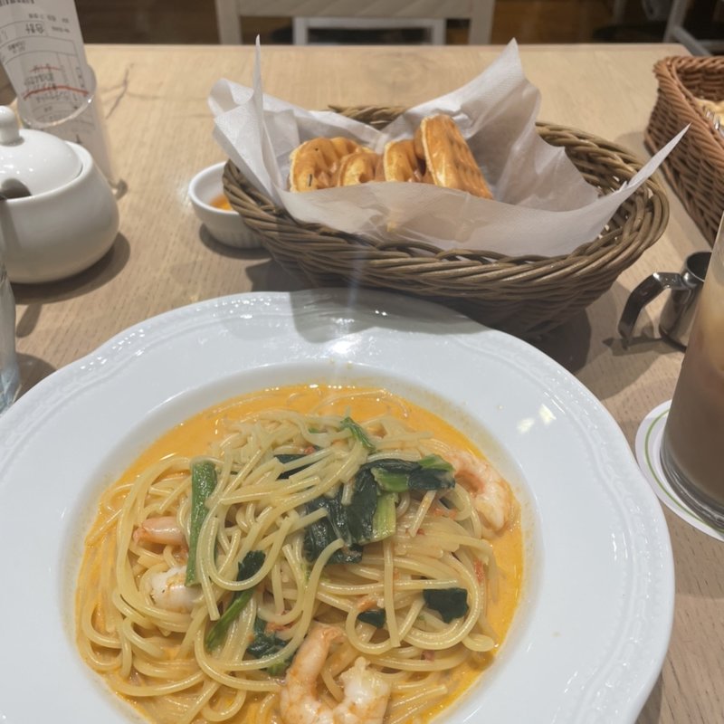 エビとほうれん草のアメリケーヌソースパスタ(ワッフル付き)(マザーリーフ イオンモール広島府中店 )