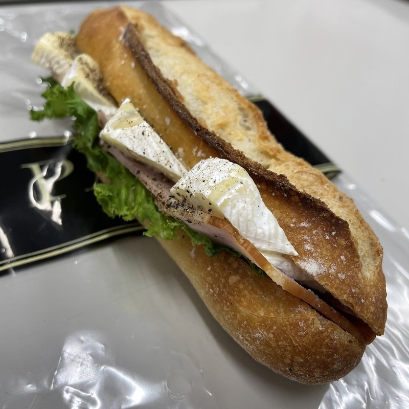 ジャンボンカマンベール(PAUL 京王新宿店)