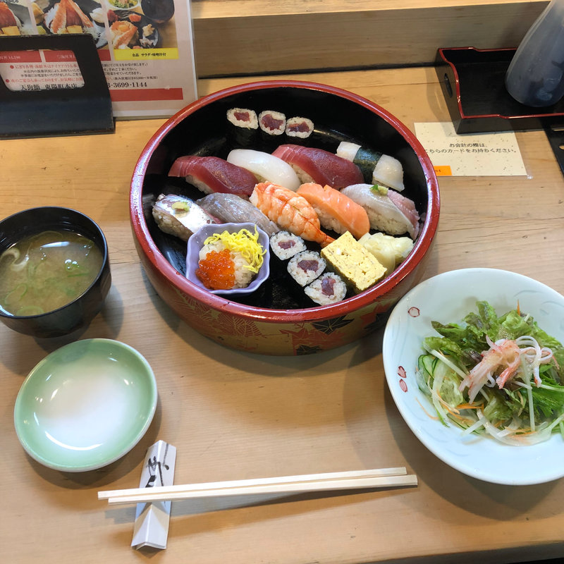 にぎり1.5人前(天狗鮨)