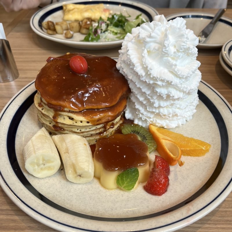 なつかしのパンケーキ・ア・ラ・モード(Eggs ’n Things 梅田茶屋町店)
