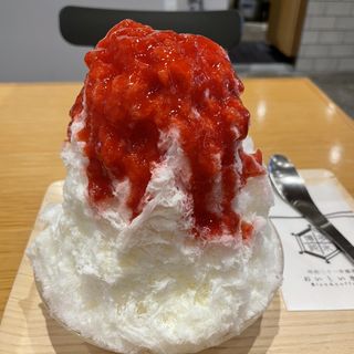 イチゴミルク(おいしい氷屋 天神南店)