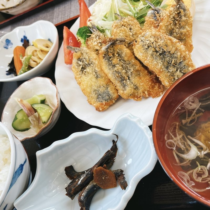 ひしこのフライ定食(なむら アルガマリーナ)