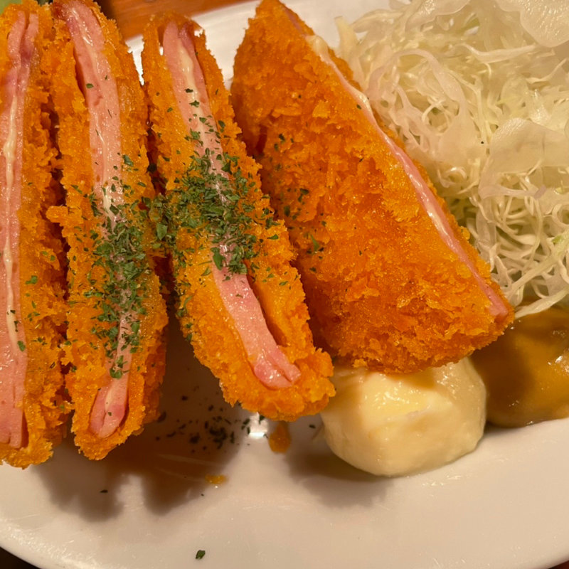 ハムカツチーズ(やきとん ひなた 東武練馬店)