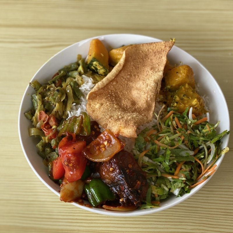 スリランカのライスとカレー(タシーレストラン)