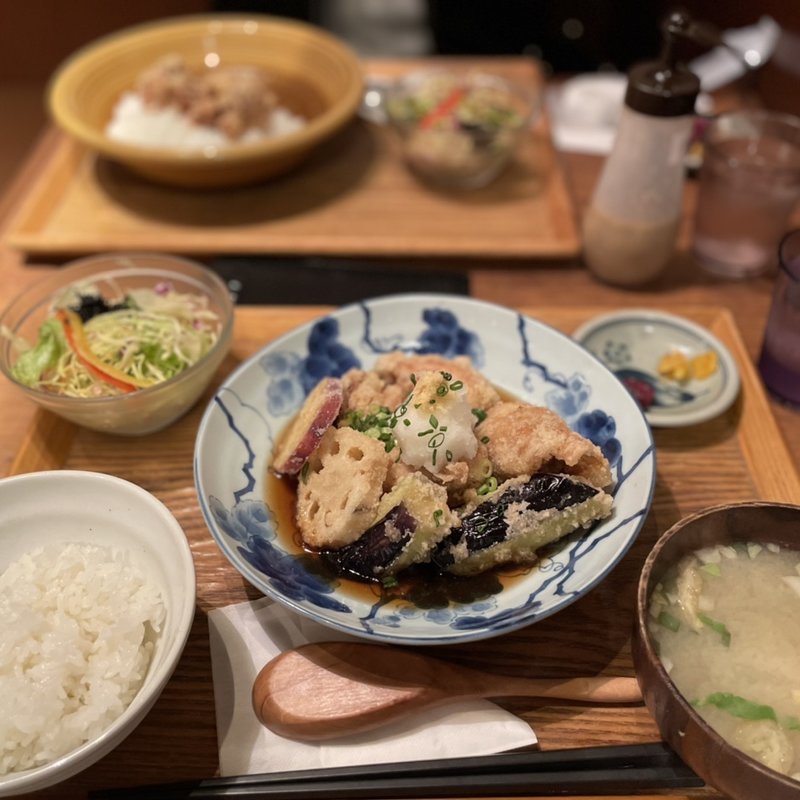 鶏とお野菜の揚げ出し定食(いっかく食堂)