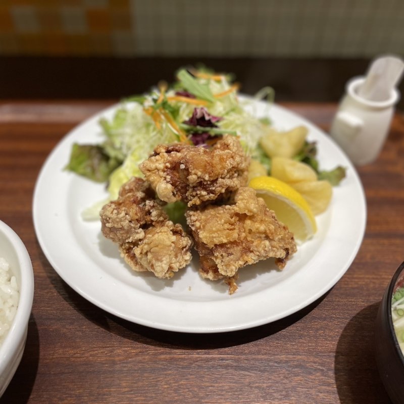 からあげ定食(ボンバーキッチン )