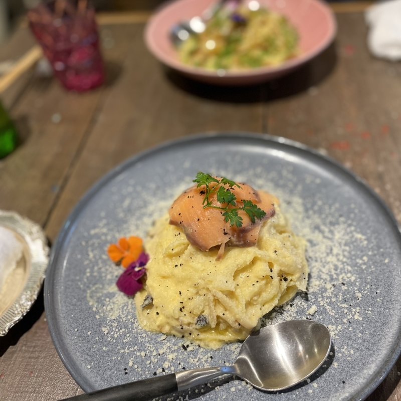 濃厚チーズカルボナーラ(パスタ食堂アマービレ薬院大通)