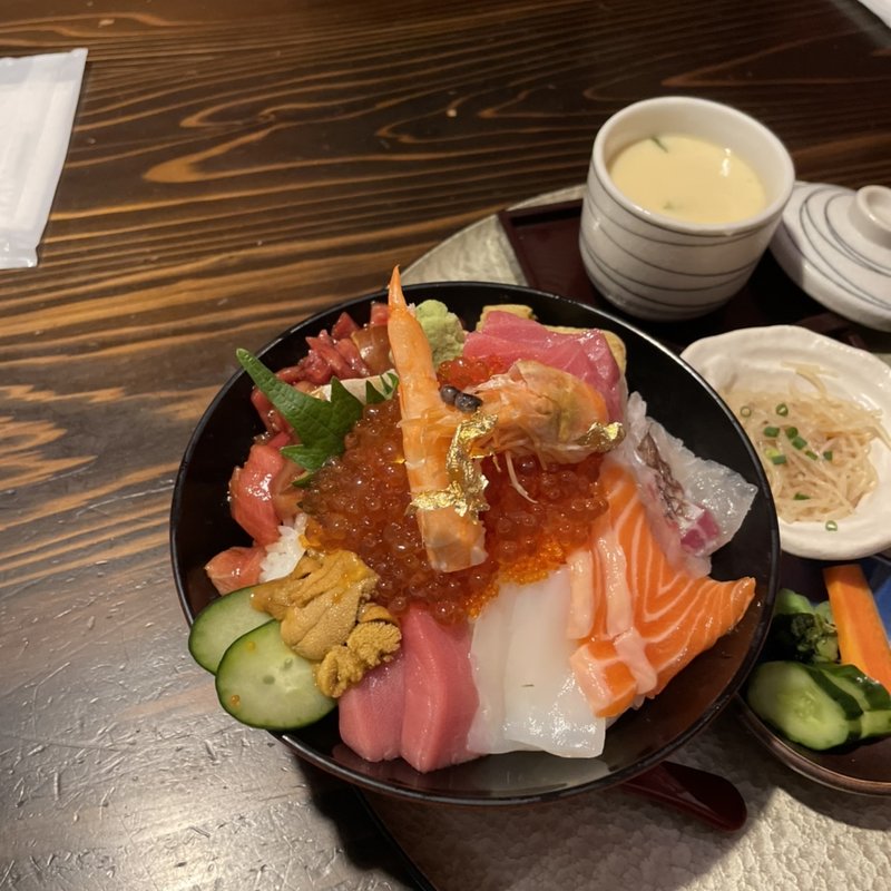 特上海鮮丼(塚本鮮魚店 （【旧店名】旬魚酒菜つかもと）)