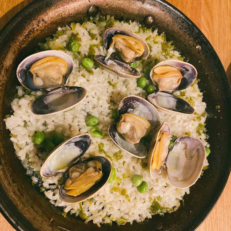 大粒アサリのバスク風炊き込みご飯(Sarten（サルテン）)