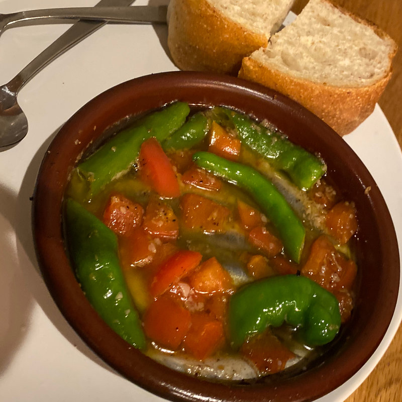 稚鮎と伏見とうがらしのアヒージョ(Sarten（サルテン）)