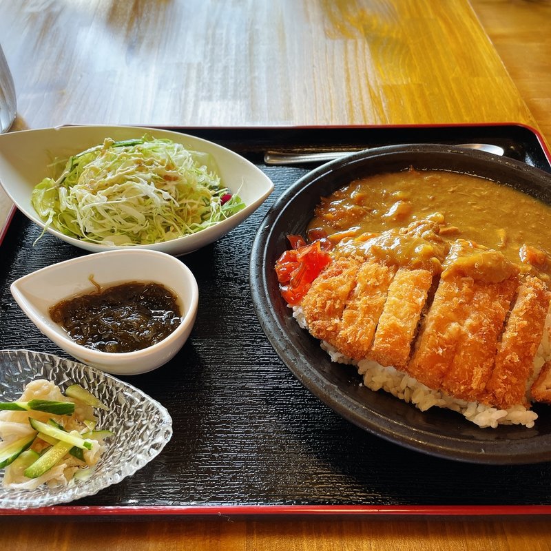 カツカレーライス(ゆんたく酒場 八重山)