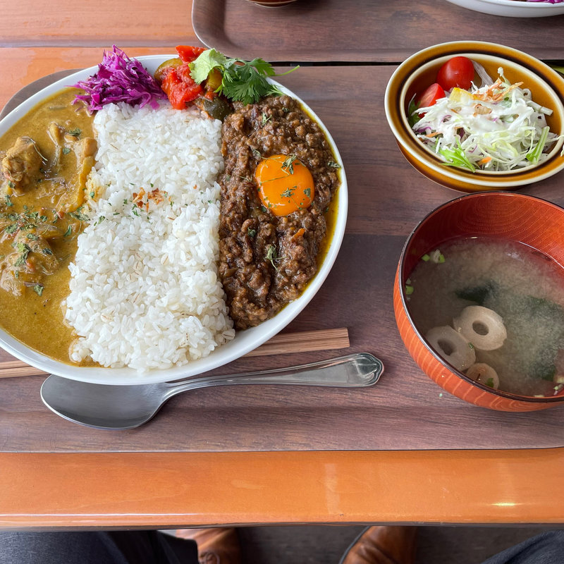 2種盛りカレー（大盛）(ピエロズ)