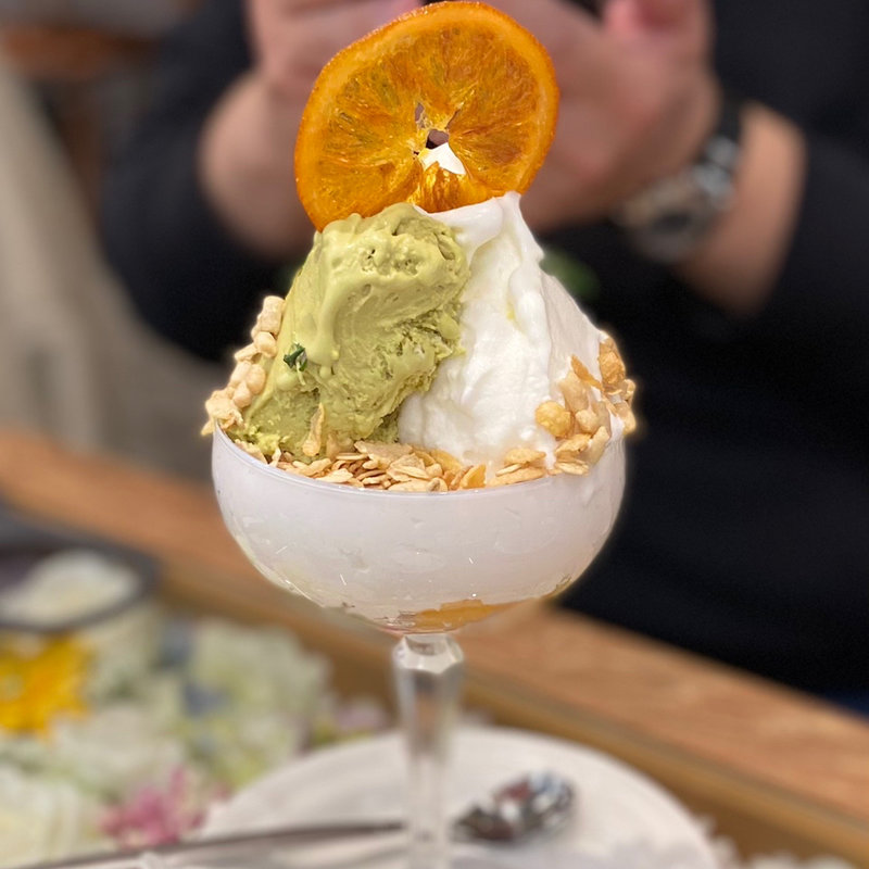 ジェラートサンデー(パフェ&ジェラート　ラルゴ　ルクアイーレ店)