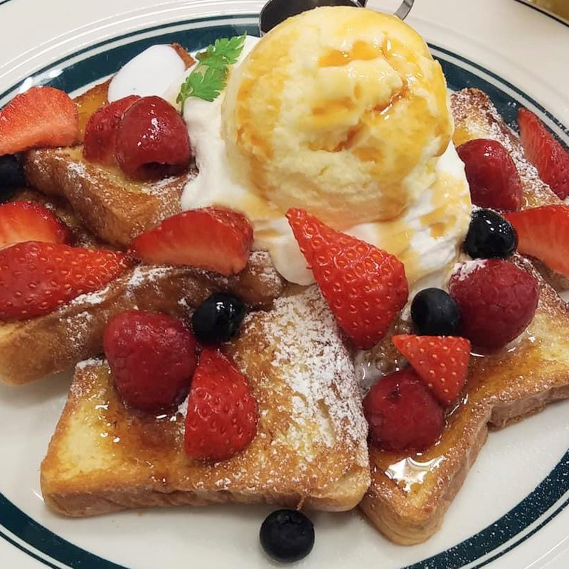 ミックスベリーフレンチトースト(カフェ＆パンケーキ gram 吉祥寺店)