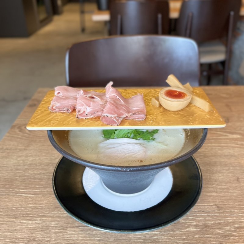 白>白(名もなきラーメン　尼崎店)