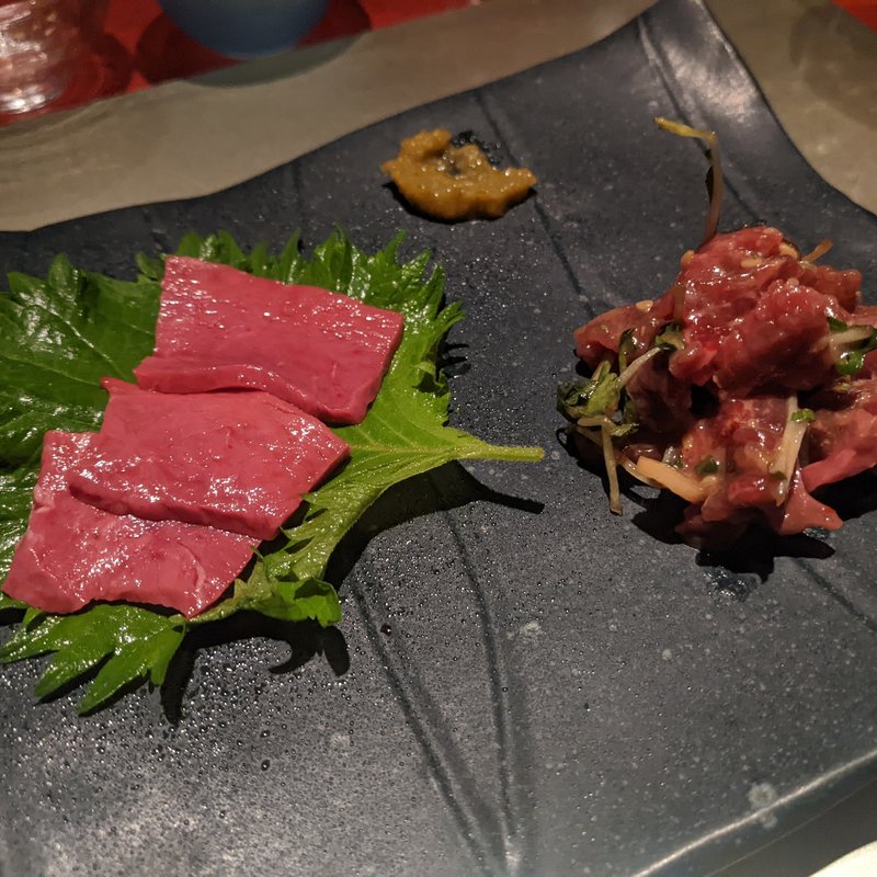 ハツ刺し、馬ユッケ(誦月)