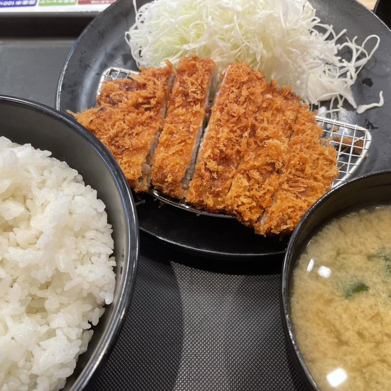ロースカツ定食(松乃家 赤羽店 )