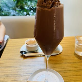 冷たいチョコレートドリンク(nel CRAFT CHOCOLATE TOKYO)