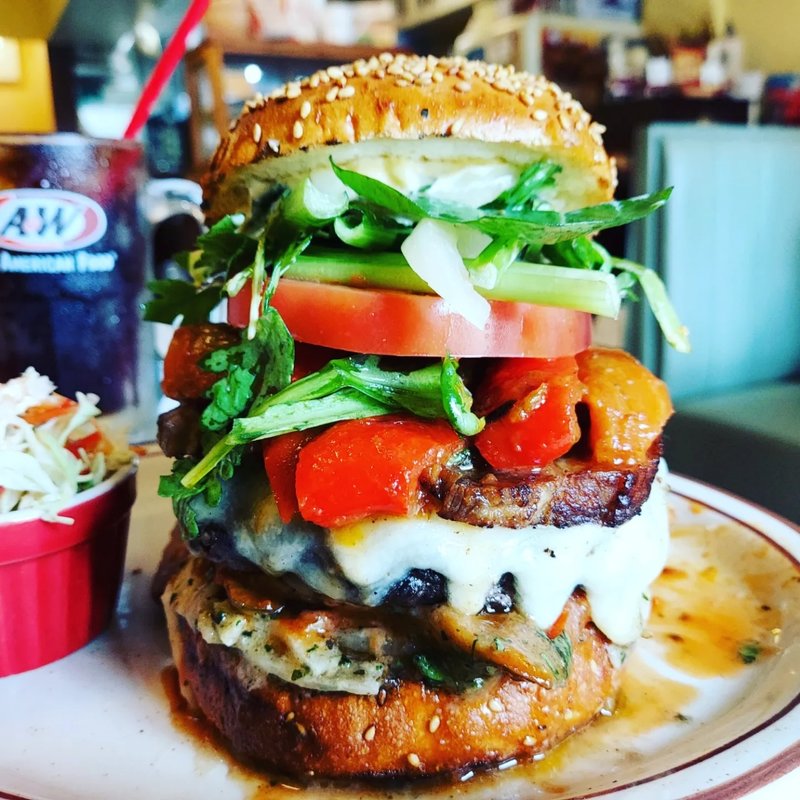 カリカリポークラタトゥイユバーガー(BACK HOME meal & bake （バックホーム）)