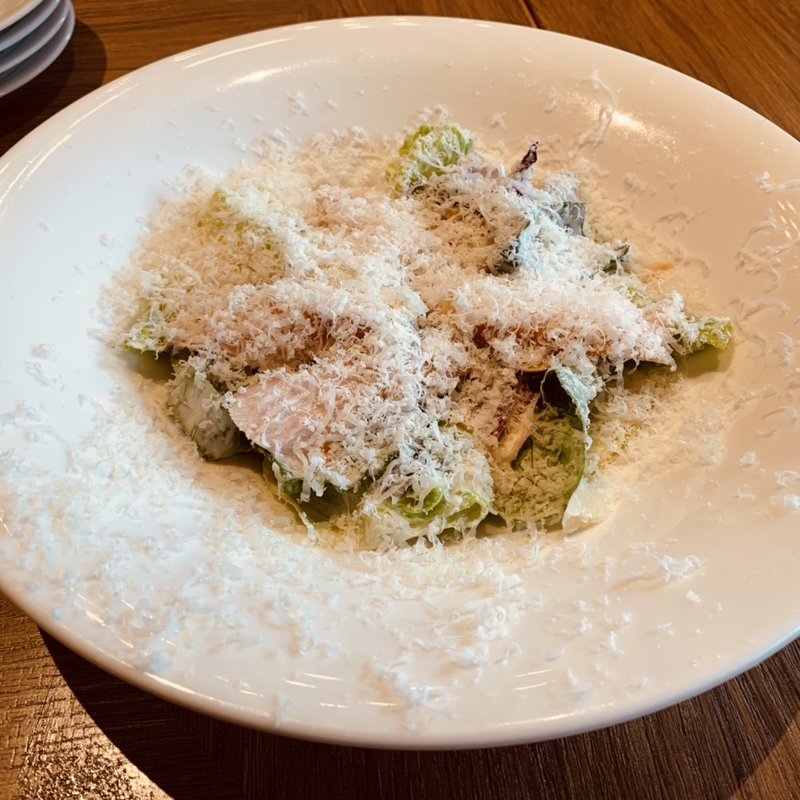 北海道中札内鶏の白雪シーザーサラダ(北海道イタリアン ミアボッカ さいたま新都心店)