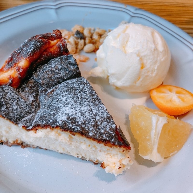 まっくろ！バスク風チーズケーキ(ビアルーヴェン)