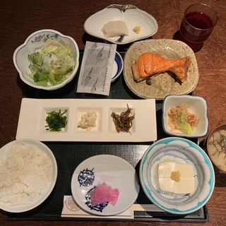 朝食