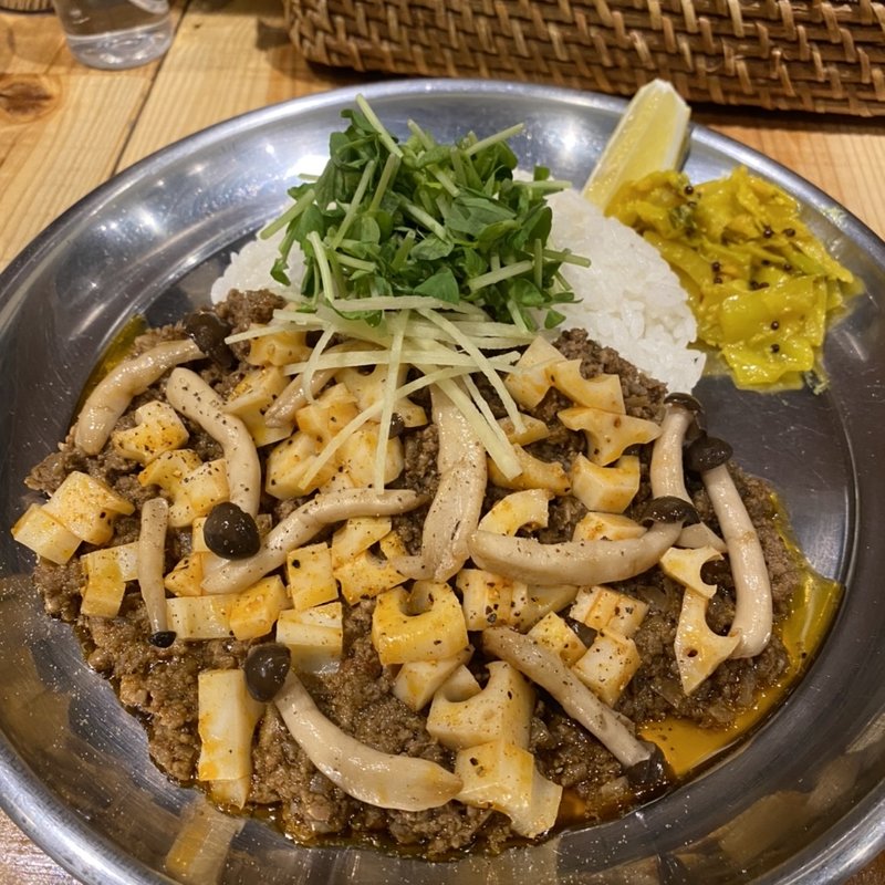 牛と豚の蓮根キーマ(クボカリー 大名店)