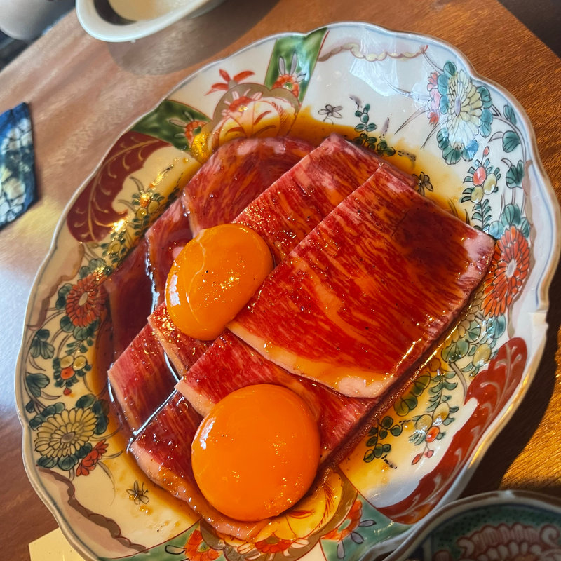 和牛イチボユッケ(めしや 浮世ばなれ)