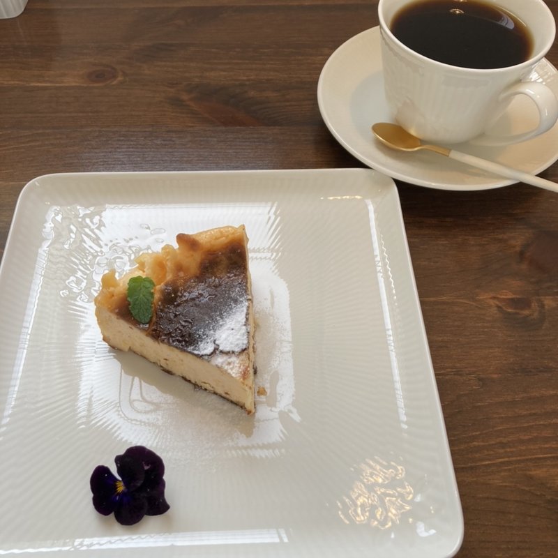 バスクチーズケーキ(Cafe Sweets Orange  Blossom)