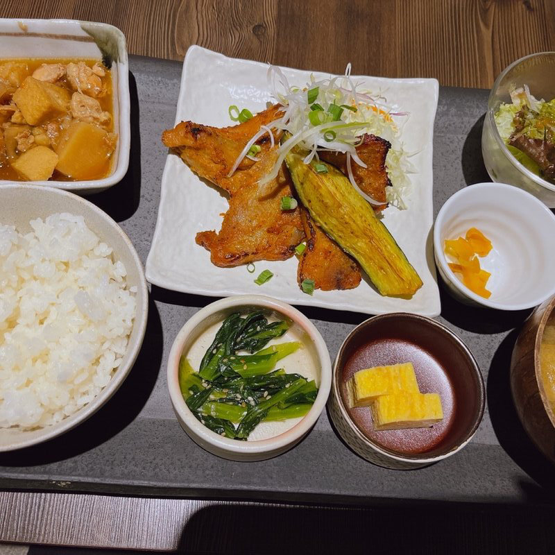 kawara和定食(kawara CAFÉ)