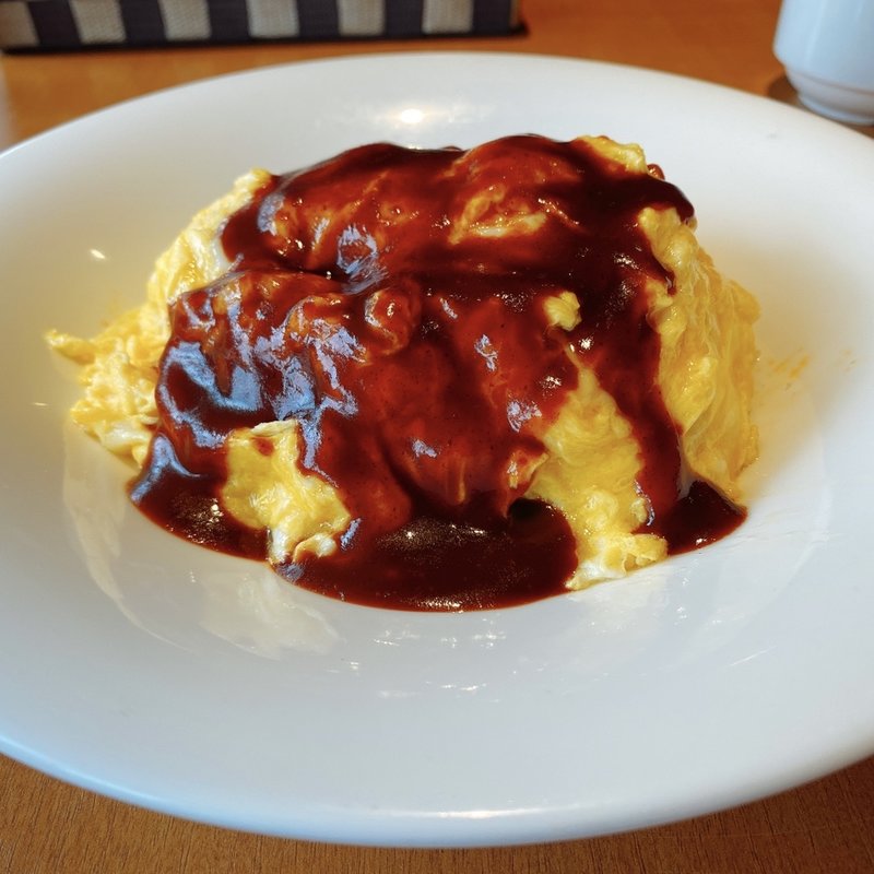 ふわとろチーズオムライス（週替りランチ）(食幸房しゅう )