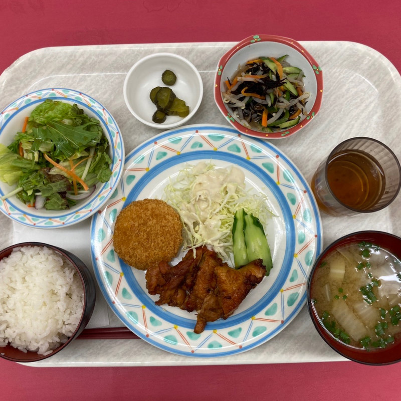 タンドリーチキンとクリームコロッケ(カフェテリア美彩)