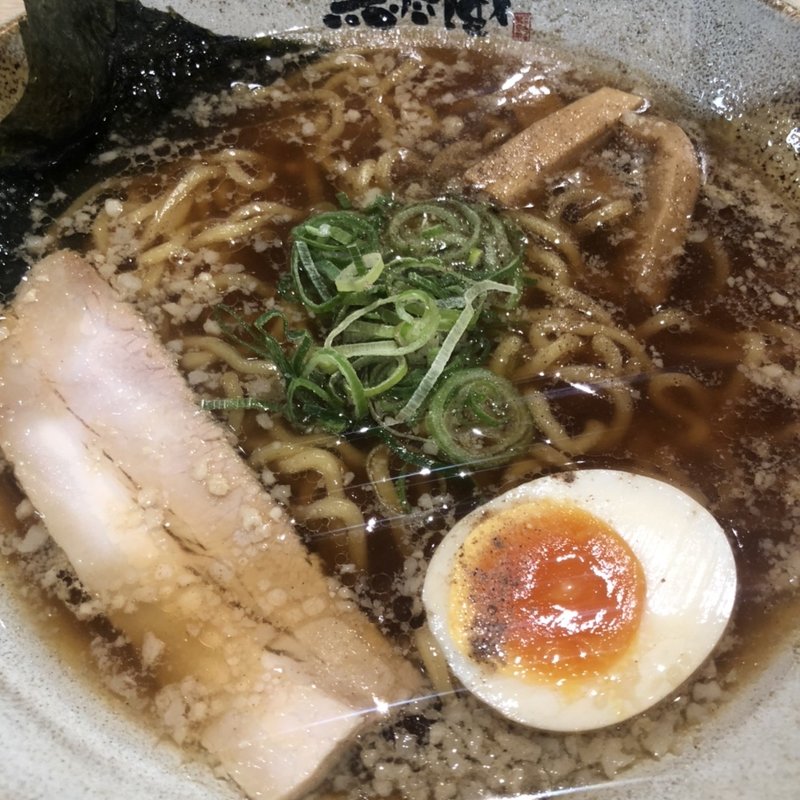 豚骨醤油ラーメン(越後秘蔵麺 無尽蔵 コロワ甲子園店)