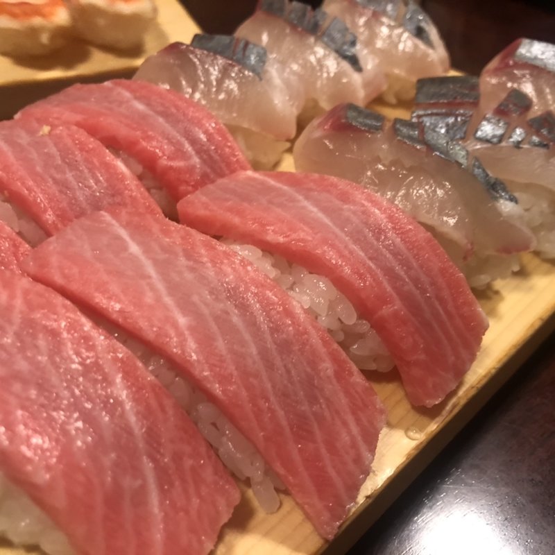 まぐろ(すし楽 （すしがく）)