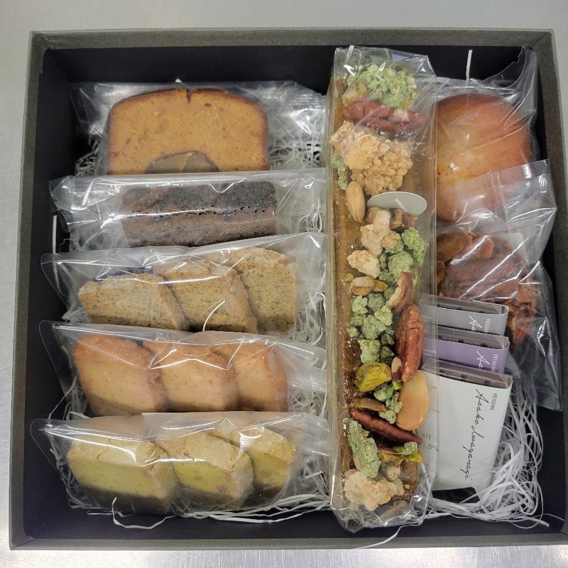 シュマン ヨモギと焼菓子詰合せ(パテスリィ アサコ イワヤナギ)