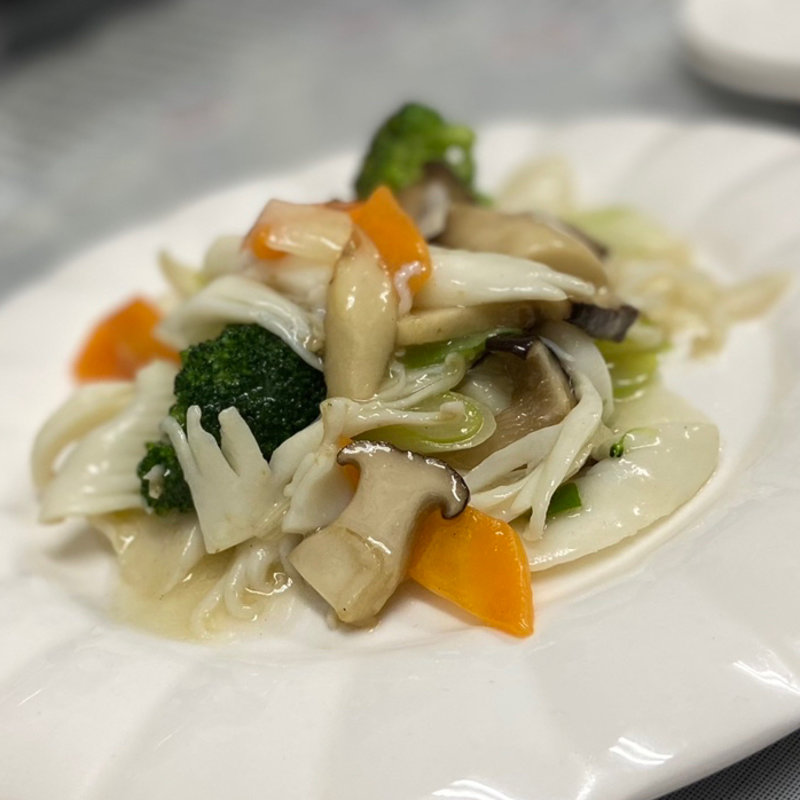 イカの塩味炒め(中華料理 順興閣)