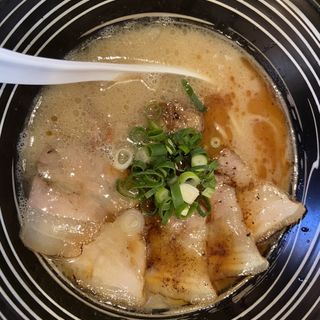 豚骨醤油ラーメン(麺や七（nana))