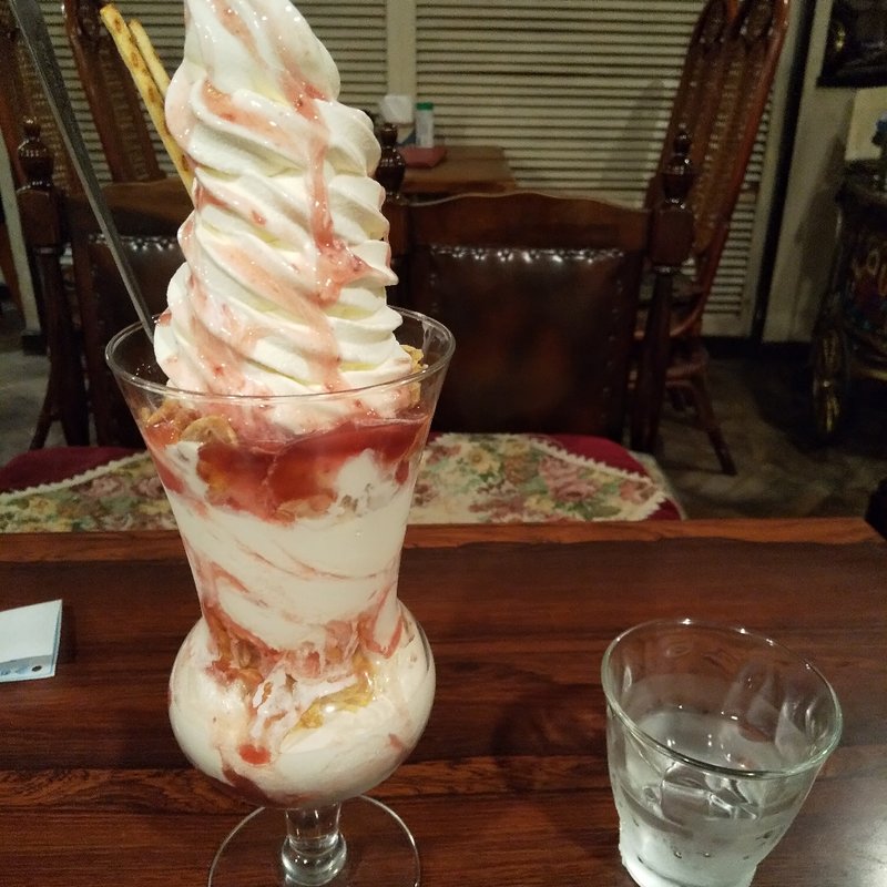 ジャンボパフェ(王様とストロベリー 武蔵小山)