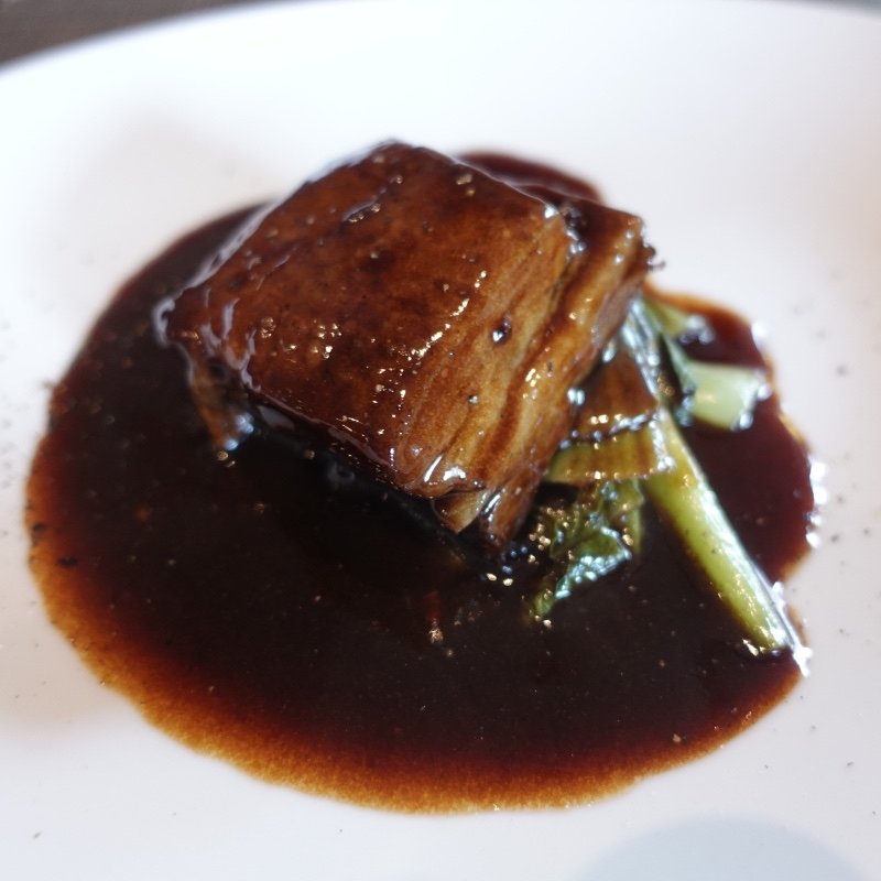 豚バラの煮込み(キャトルラパン （quatre lapin）)