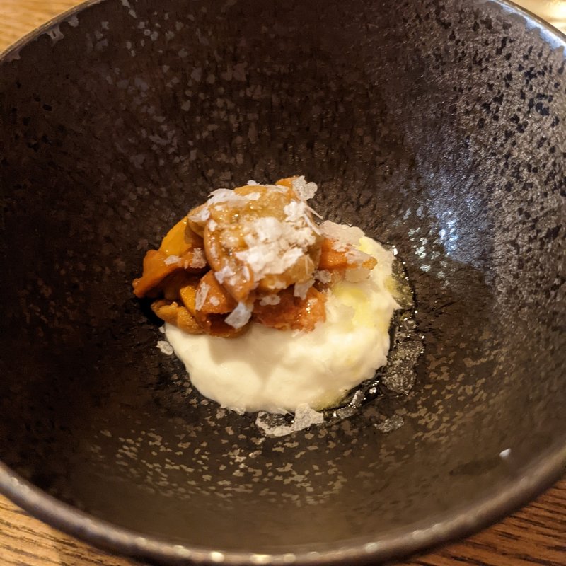 生ウニとブラータチーズ(フレンチ割烹　Kamenote)