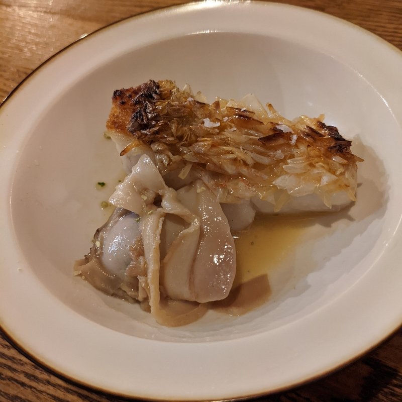 甘鯛のうろこ焼き 貝のソース(フレンチ割烹　Kamenote)