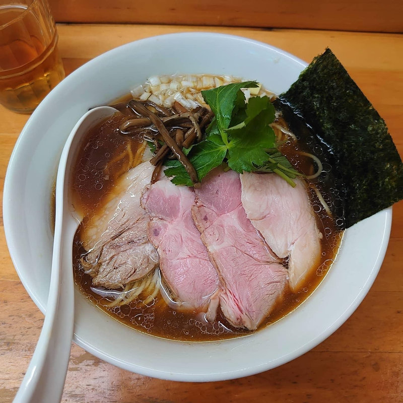 天然醸造醤油ラーメン 肉増し(ラーメンいいかお)