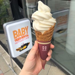 ソフトクリーム(Mサイズ)(BABY HOTDOG CAFE ベイビーホットドッグカフェ)