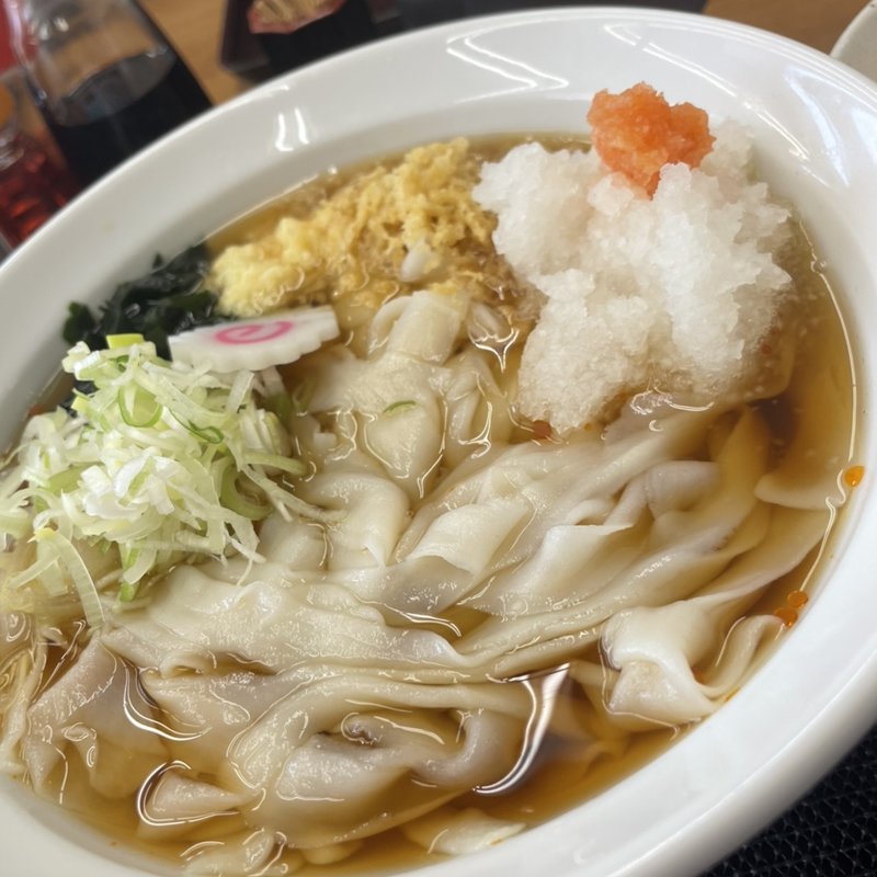 冷やかけうどん（ひらめん）(柳家製麺所みおしうどん)