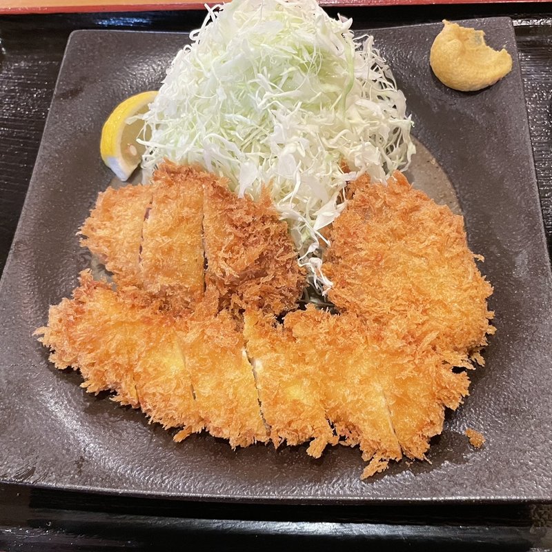 盛り合わせひれかつ（コロッケ・イカ）(はせ川)