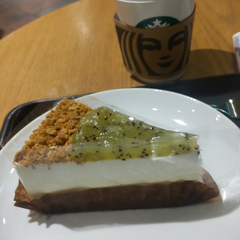 キウイフルーツのレアチーズケーキ(スターバックスコーヒー アトレ松戸店)