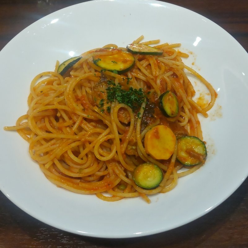 鰯と青木農園直送ズッキーニのトマトソース(人形町GRATO)