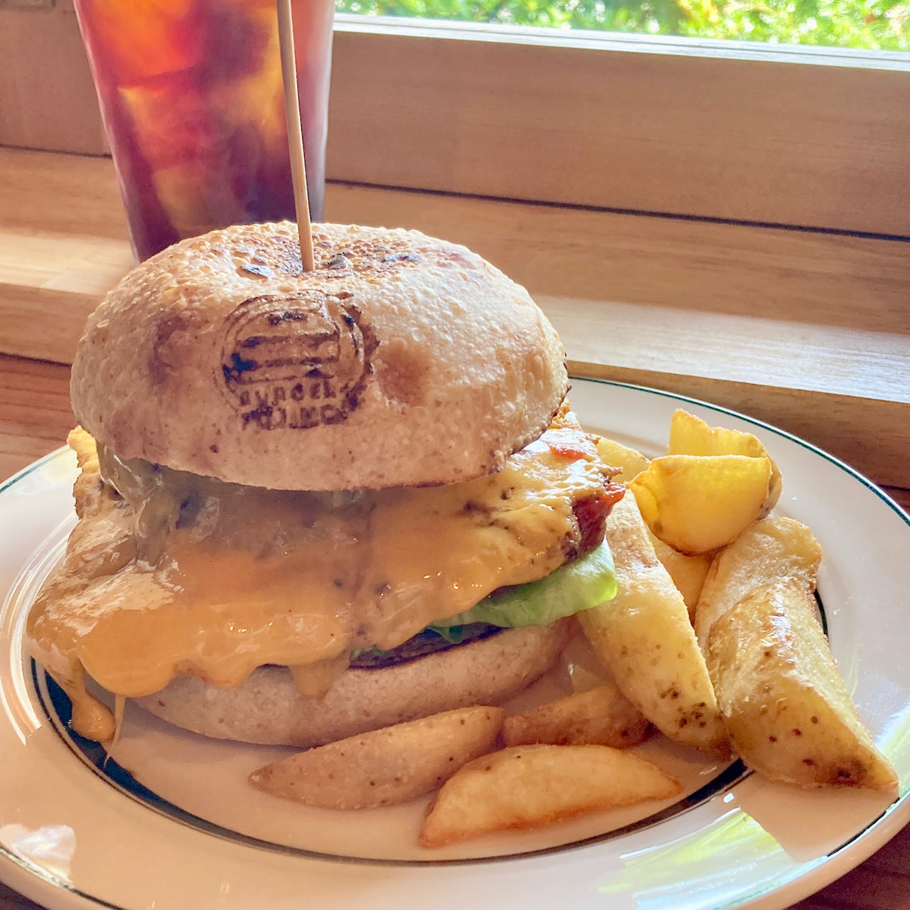チーズバーガー(BURGER FUJINO)の口コミ一覧 | No.1のメニューが