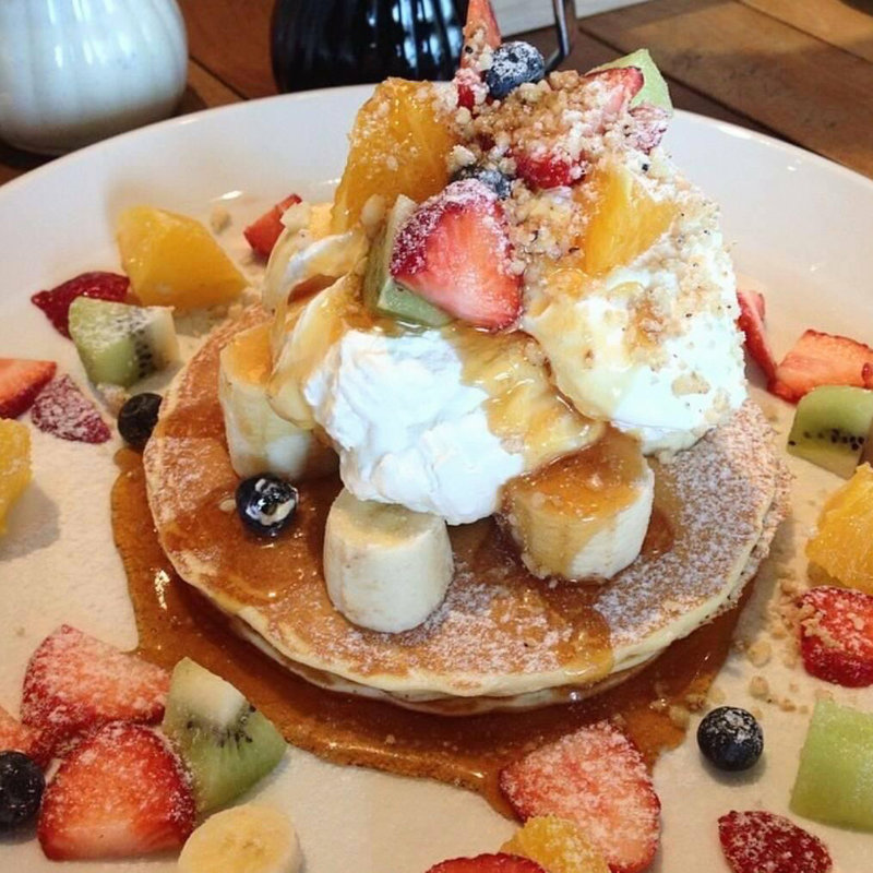 フルーツレインボーパンケーキ(ホノルルコーヒー MARK IS みなとみらい店)